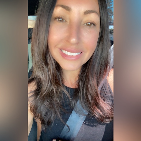 Meet your Posher, Jenn - Picture 3 of 13